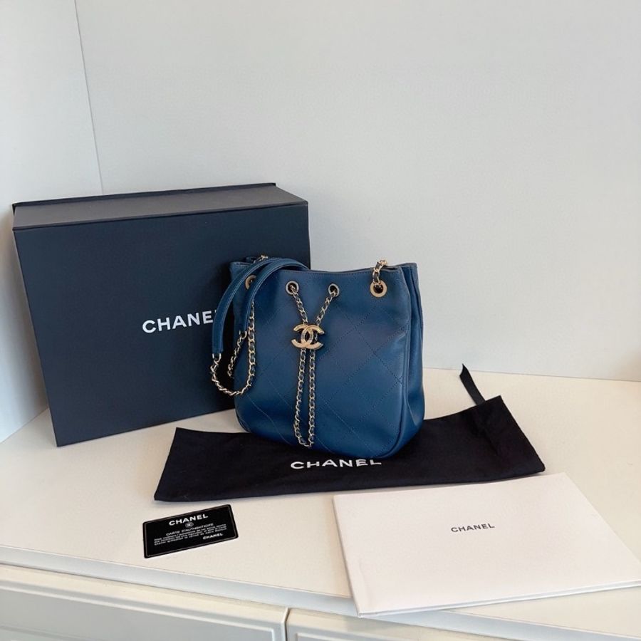 Chanel 19B 藍色鴛鴦扣 埃及 嬉皮包水桶包金銀扣皮穿鏈抽繩 外縫線牛皮23*23*9 99新配件塵袋盒子-4