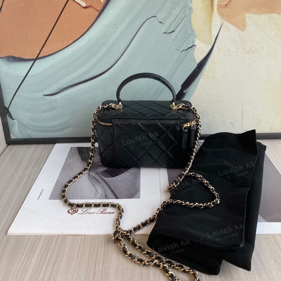 Chanel 黑金羊皮 手提化妝包-1
