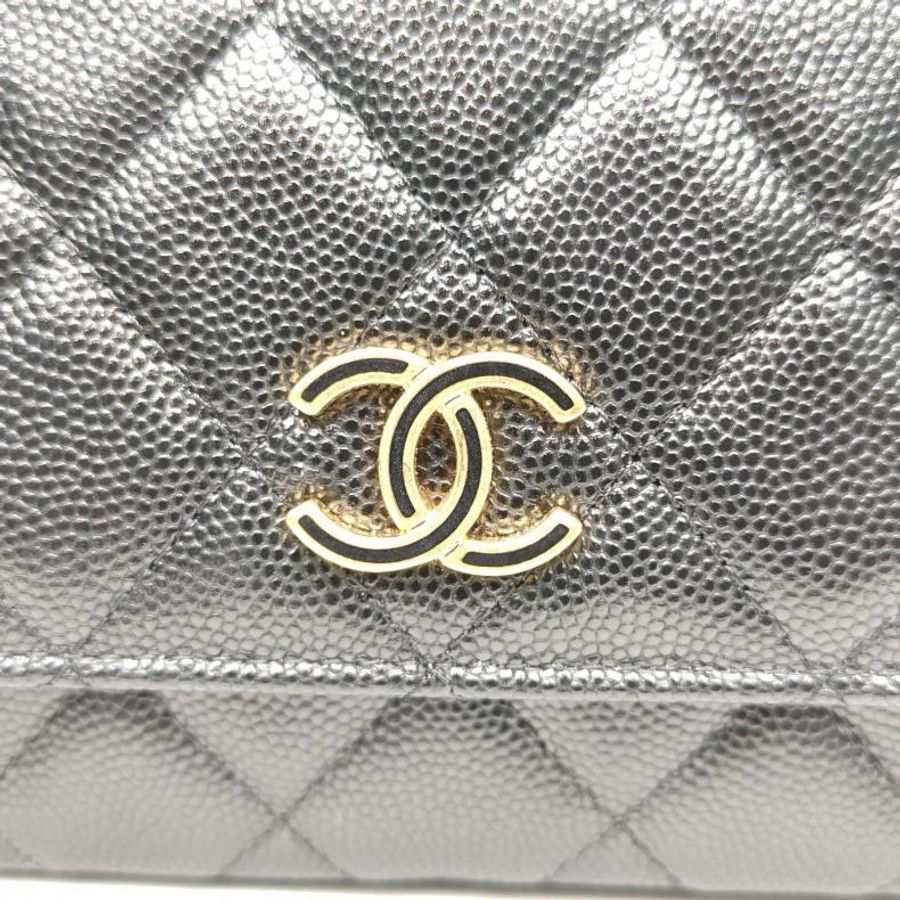 CHANEL 黑色荔枝牛皮鐳射標金扣23BCFwocmini肩背包-4