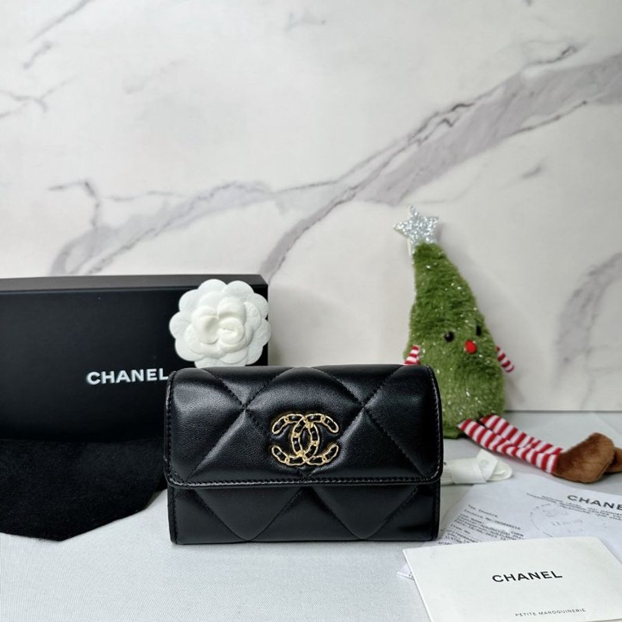 CHANEL 19黑金翻蓋中夾-0