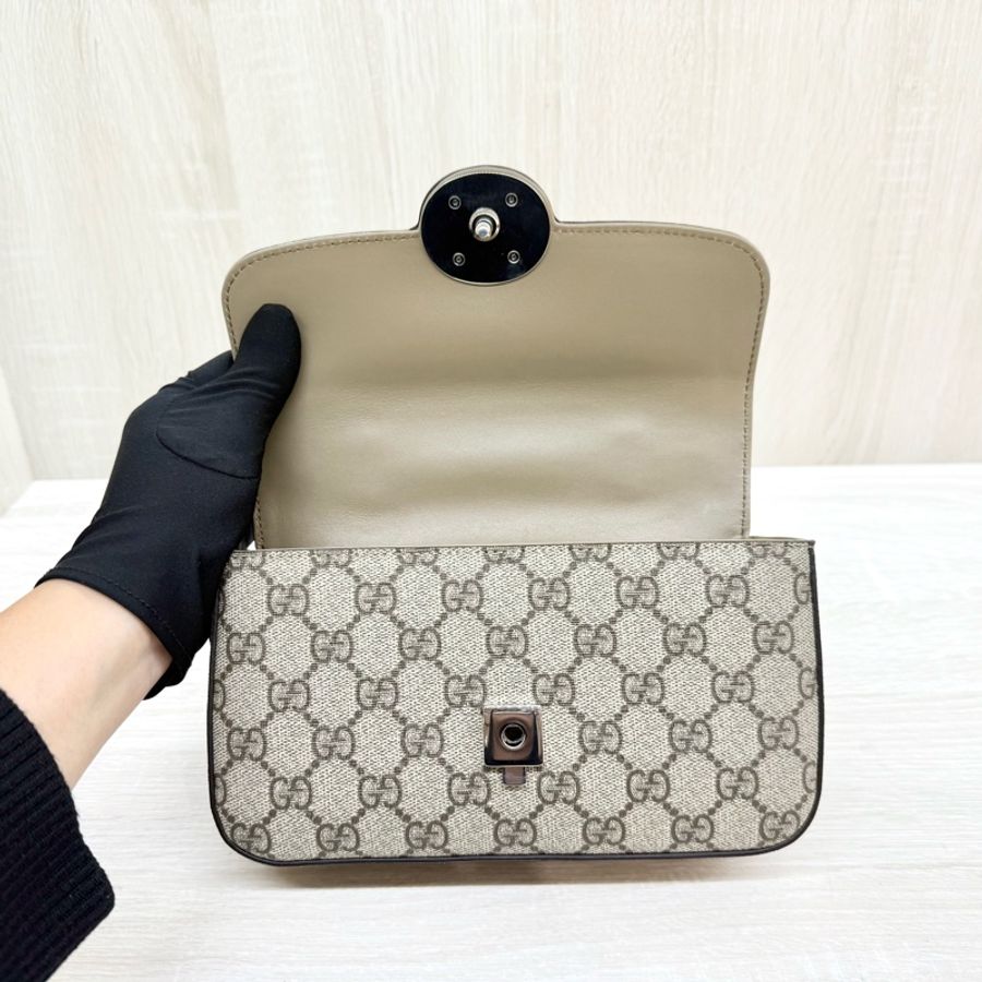 GUCCI原花棕牛皮Petite銀釦雙G橫版迷你郵差包739722-9