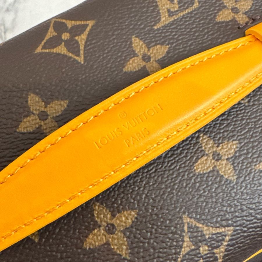 LV M12654咖花紋黃邊手提化妝箱包-13