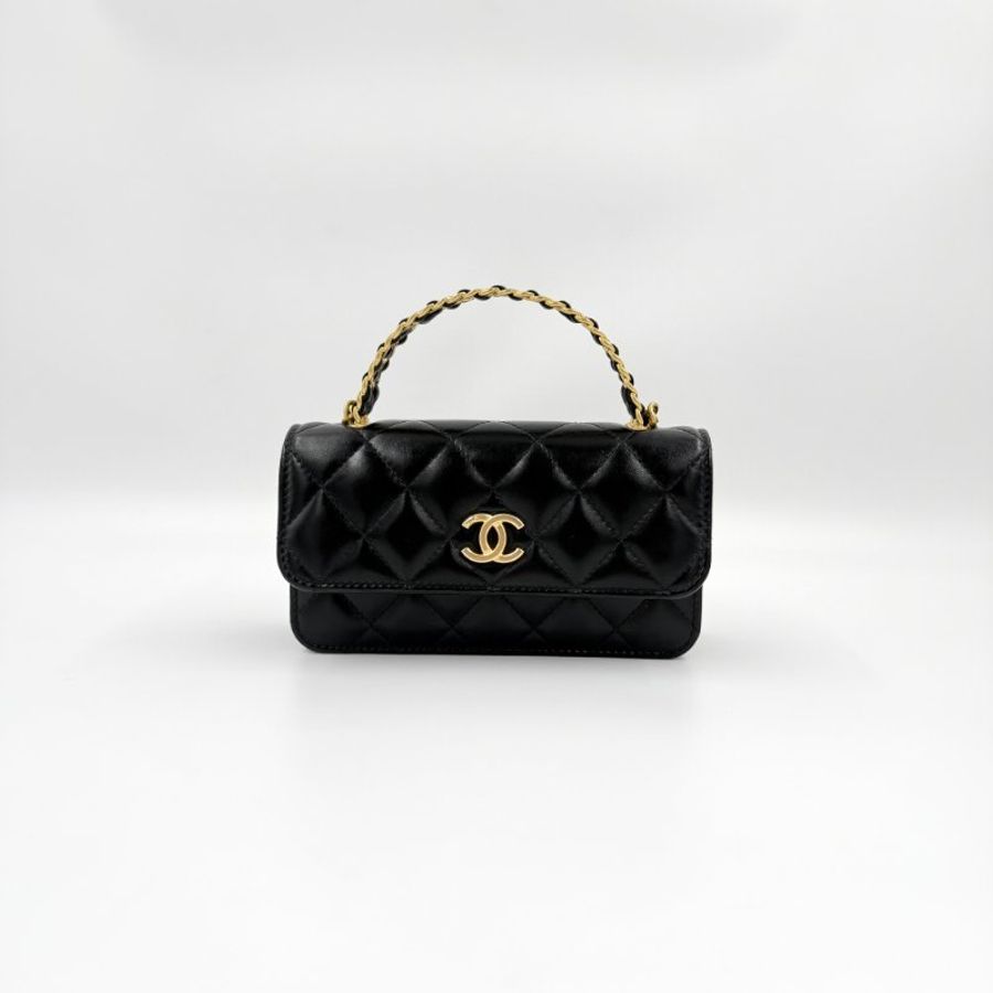 CHANEL - 黑色金釦簍空字母手把菱格手機包╻MINI-1