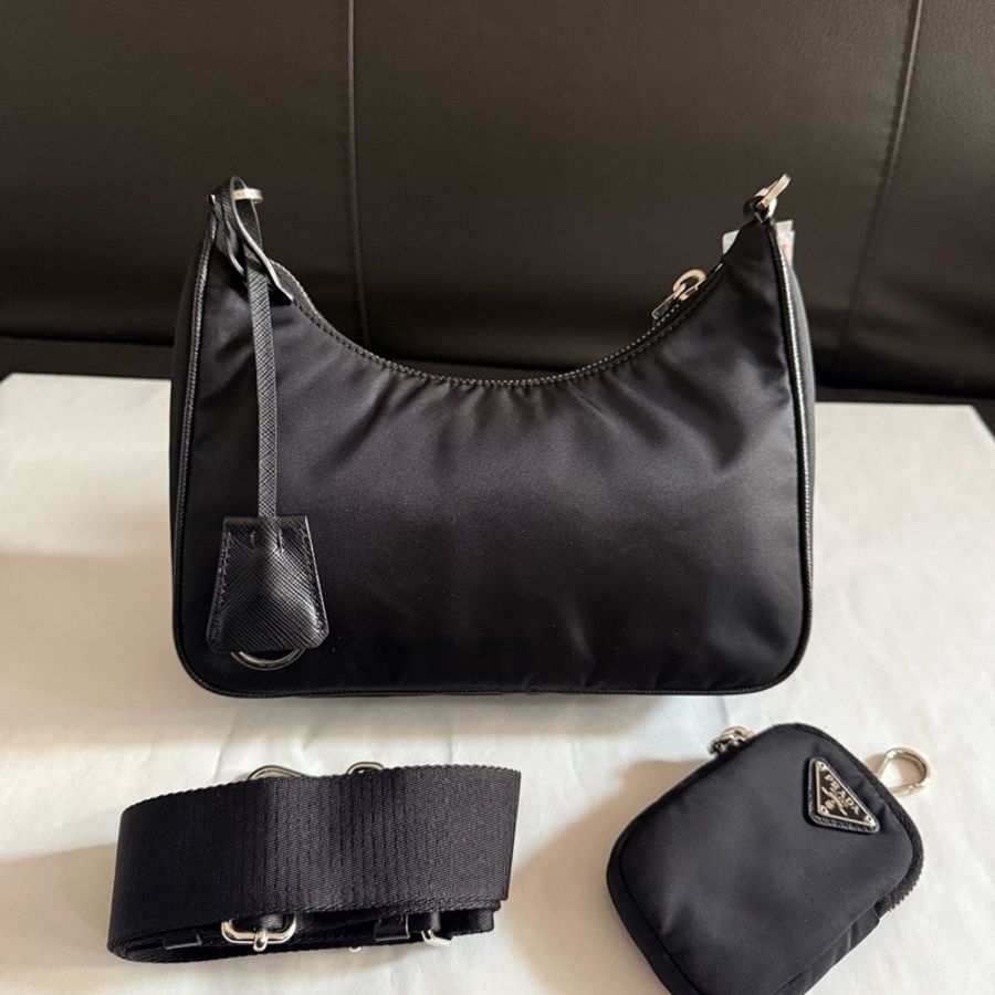 prada 普拉達黑色hobo三合一斜挎包 降落傘材質超輕便好用-1