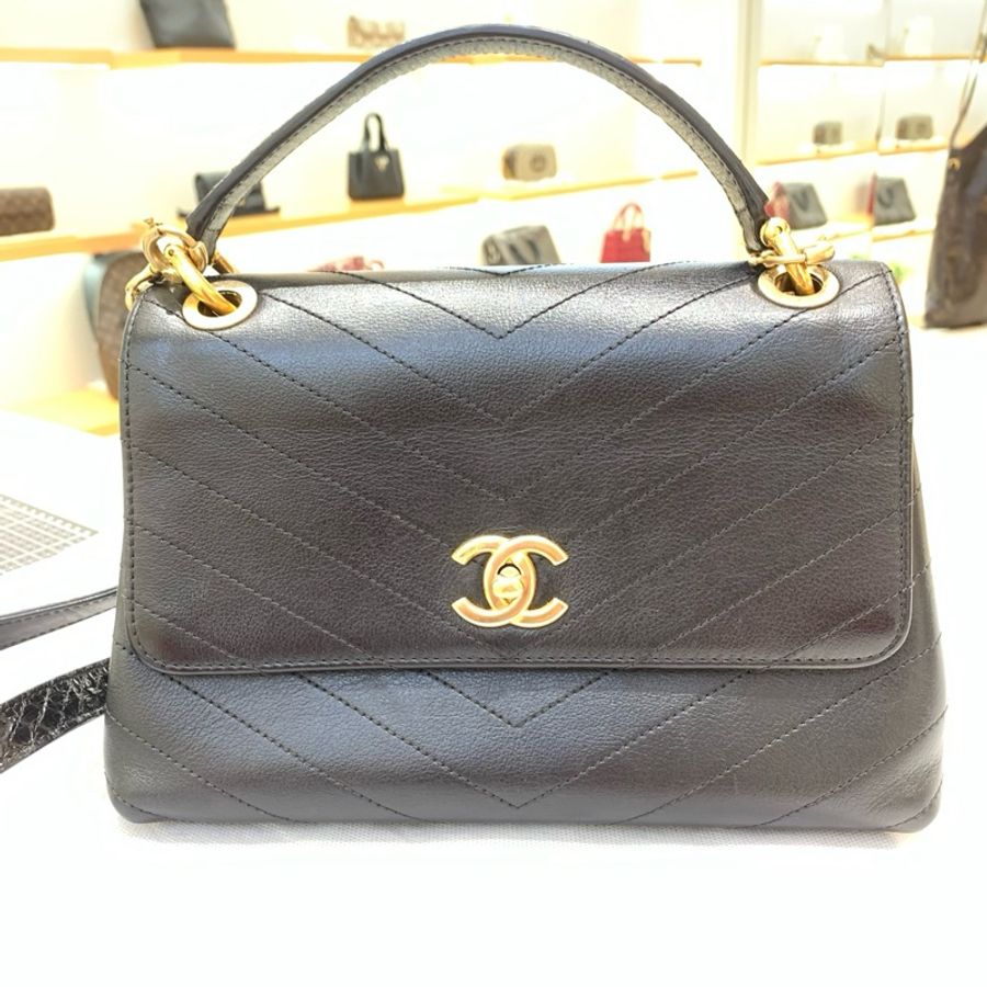 香奈兒/chanel 黑金V紋郵差 25開 裸包-0