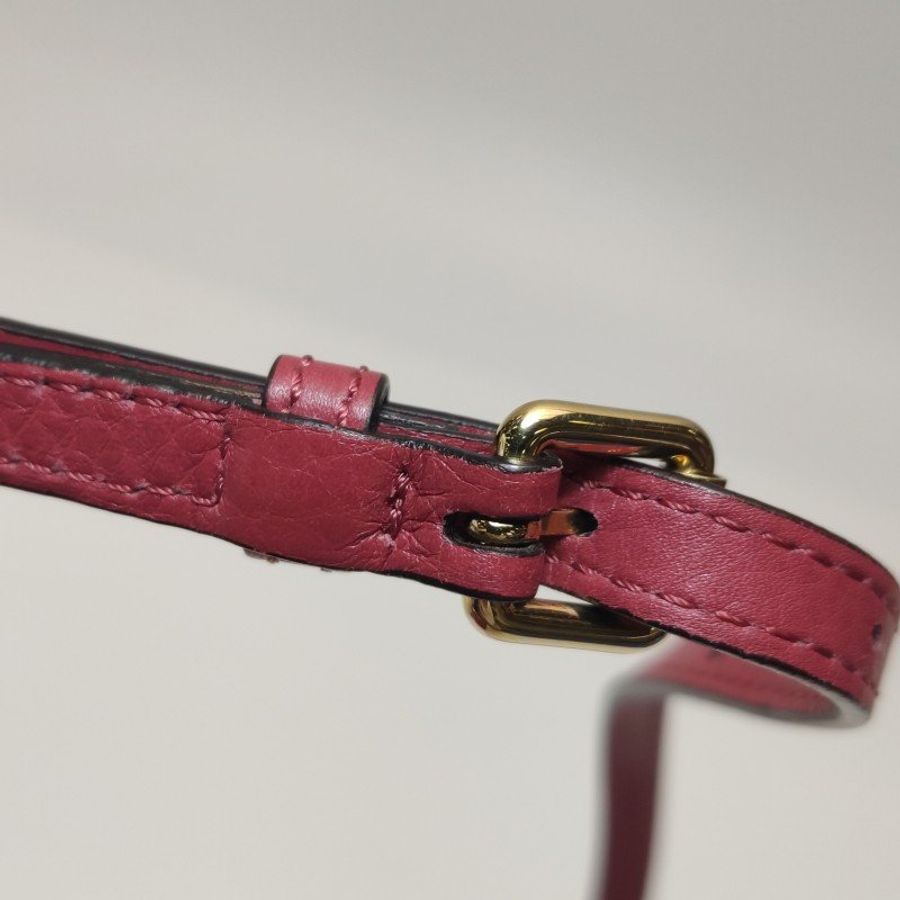Burberry牛皮純色字母Logo徽標插扣斜挎包單肩包-9
