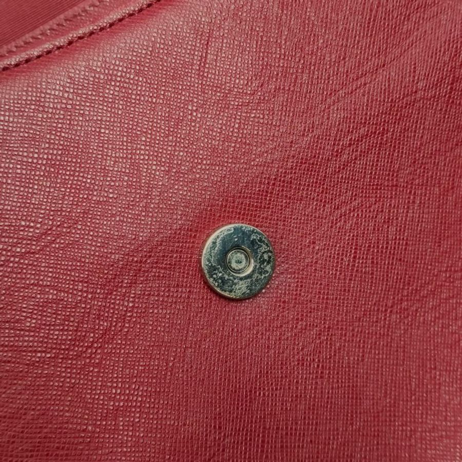 Burberry牛皮純色金屬字母logo微標翻蓋單肩包-10