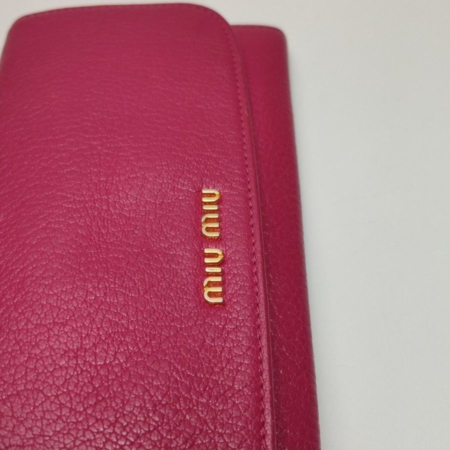 Miu Miu羊皮字母logo斜挎包單肩包-12