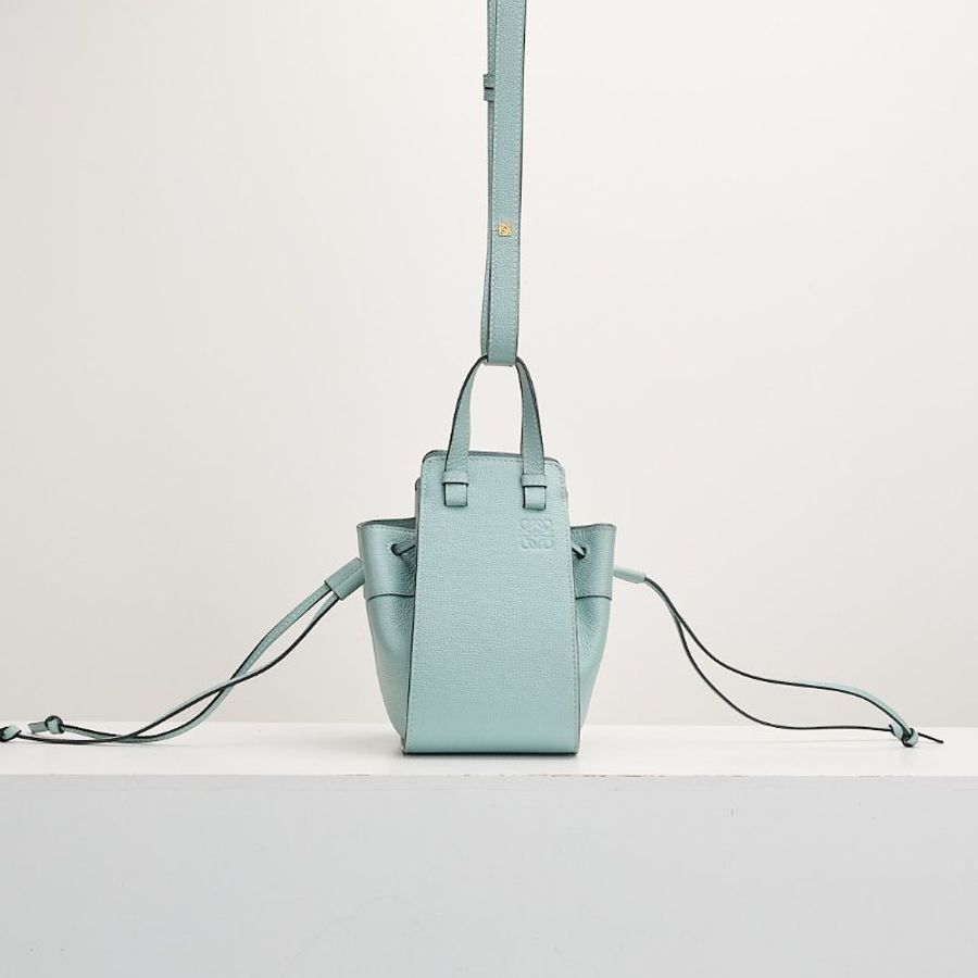 二手Loewe Hammock Mini吊床包 /粒紋小牛皮aqua水藍色-0