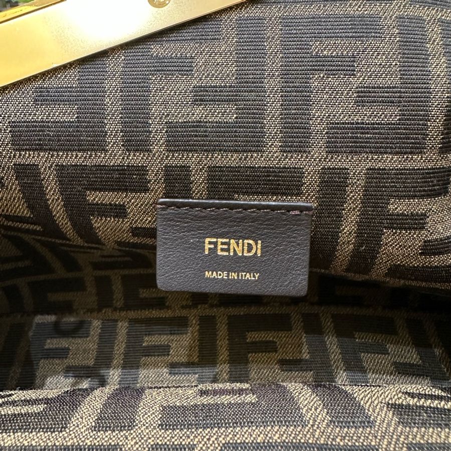 FENDI First 小號手拿單肩鏈條包 櫃價9萬❗️氣質女人首選-6