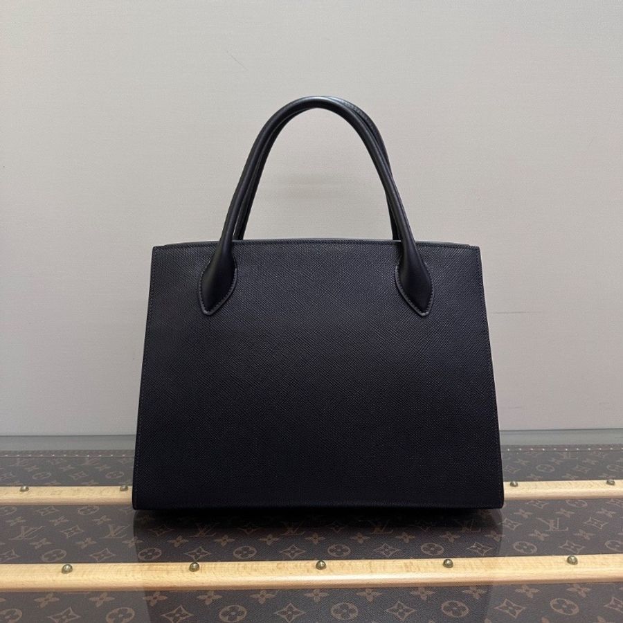 PRADA 黑色monochrome 皮革手提肩背包33*25*15 全新閒置配件塵袋保卡-6