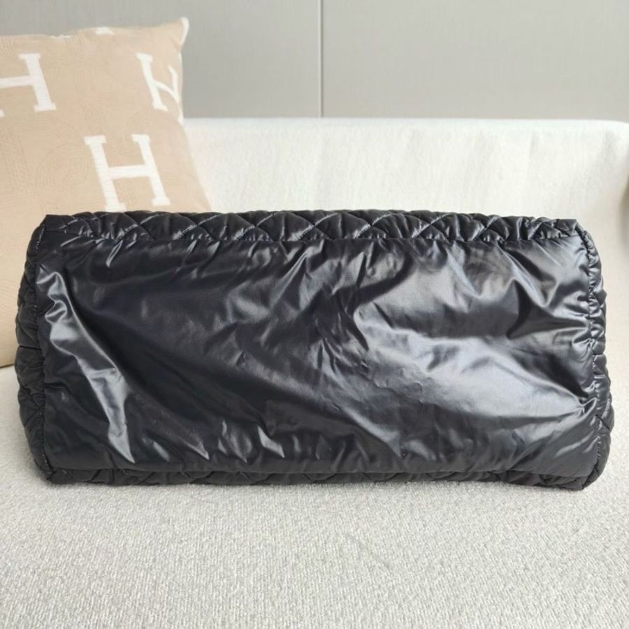 Chanel 黑色羽絨tote托特包27*28*16 95新配件保卡-3