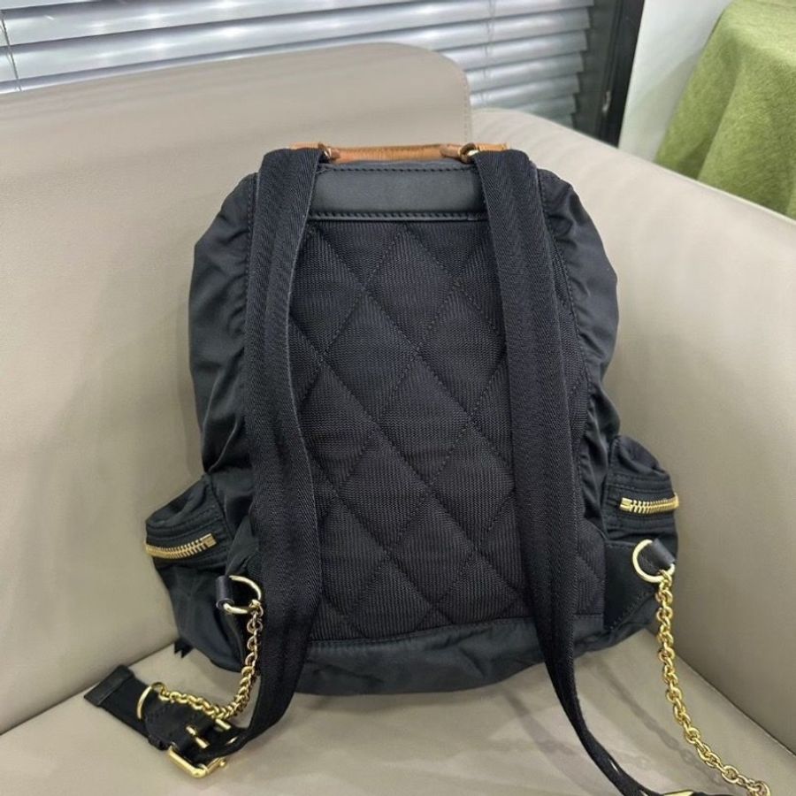 Burberry 黑色尼龍後背包 小號 24×26 95新 配件塵袋-2