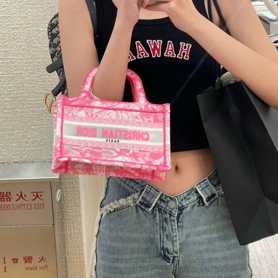 DIOR 粉色刺繡動物園鏤空Book Tote mini手提托特包 22.5*15*6 9新配件塵袋-0