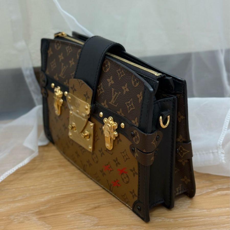 (膠膜未撕) LV Trunk Clutch 軟盒包 斜背包 ✨最新晶片款-3