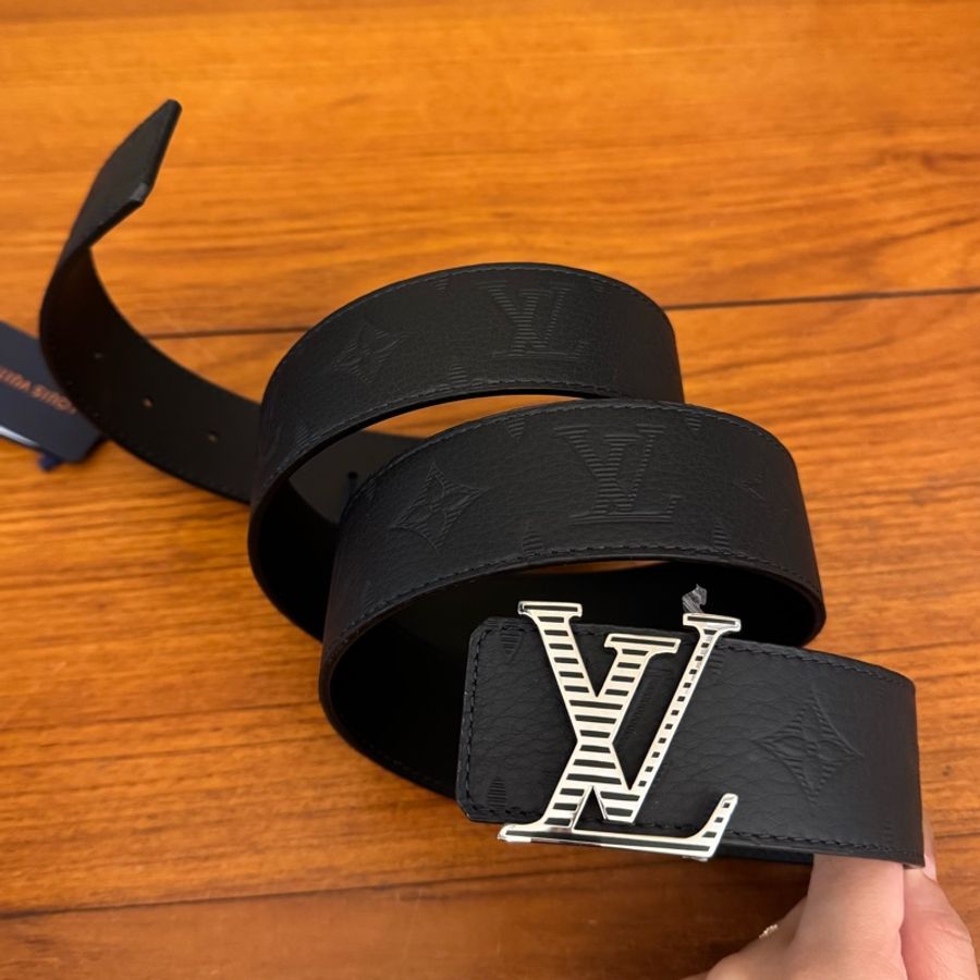 LV M0717Q銀線條logo壓紋皮帶110cm 超特別的款式✨-0