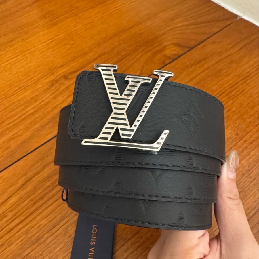 LV M0717Q銀線條logo壓紋皮帶110cm 超特別的款式✨-1