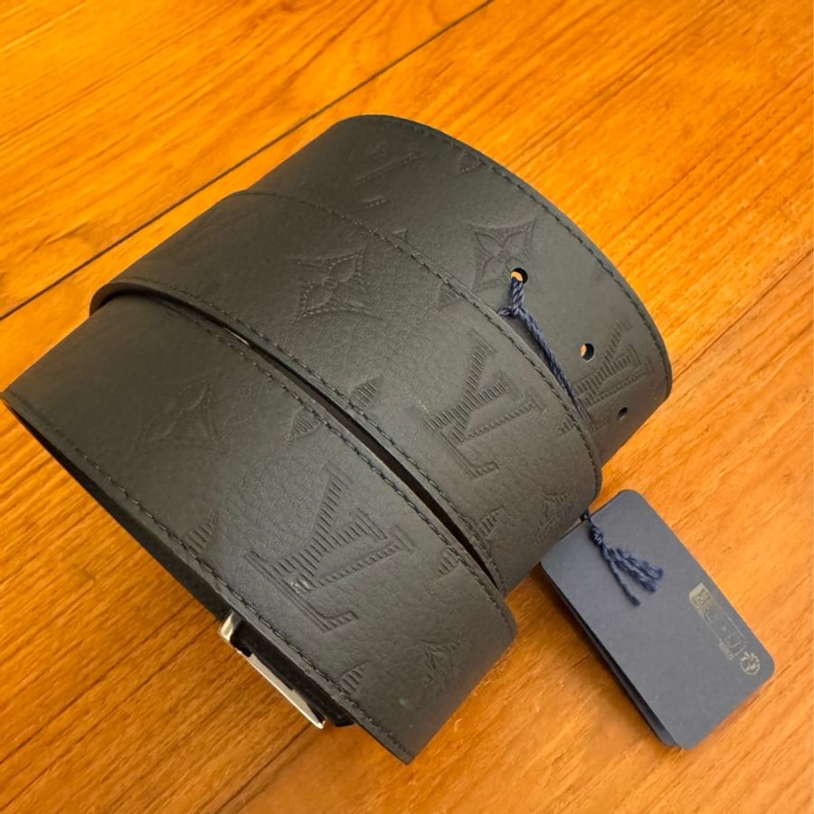 LV M0717Q銀線條logo壓紋皮帶110cm 超特別的款式✨-11