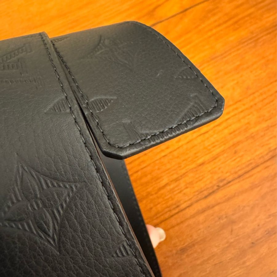 LV M0717Q銀線條logo壓紋皮帶110cm 超特別的款式✨-13
