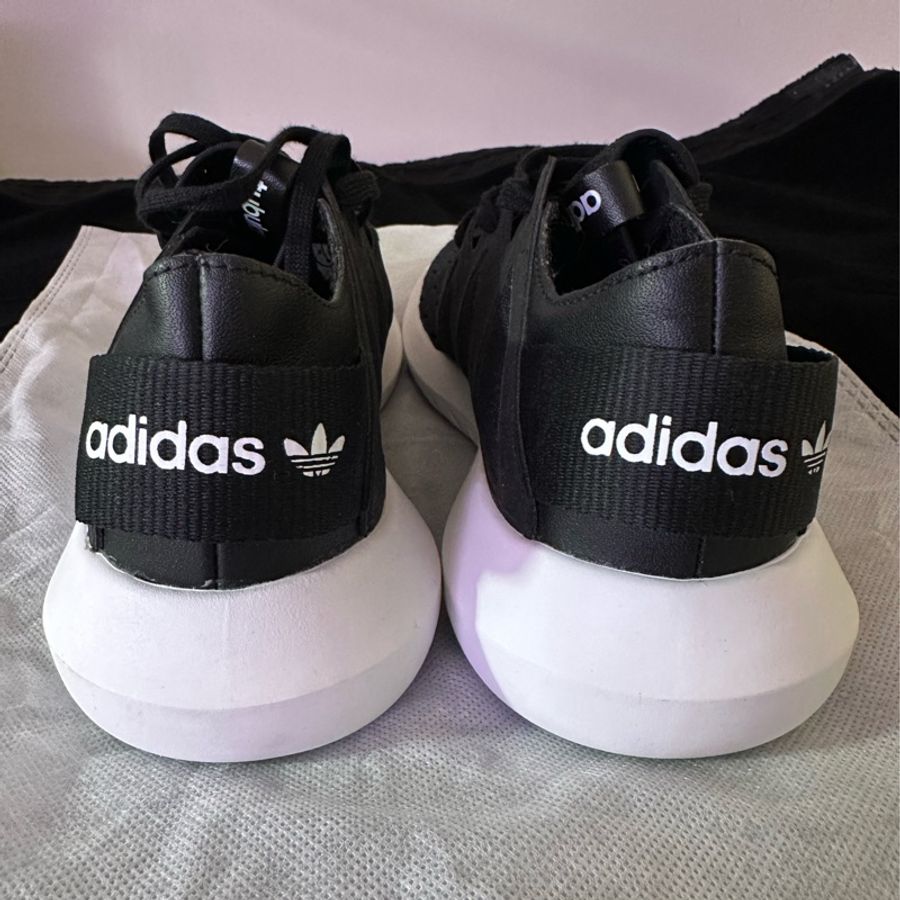 adidas 運動鞋-3