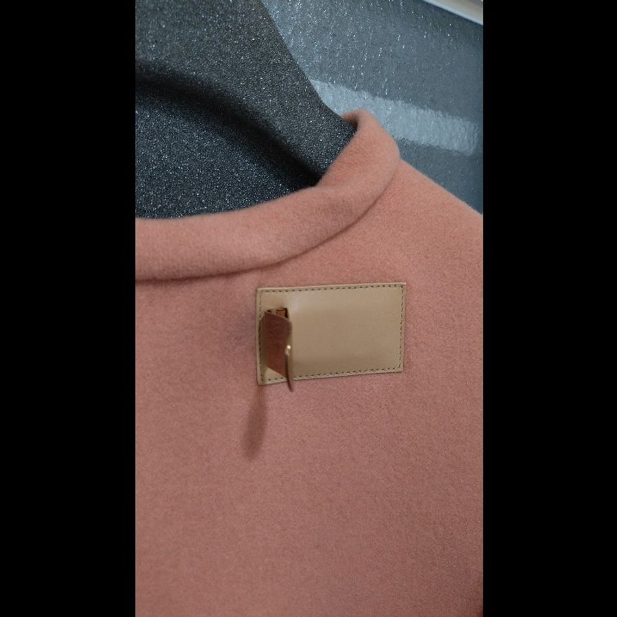 Hermes 粉膚色 cashmere 單釦外套-1