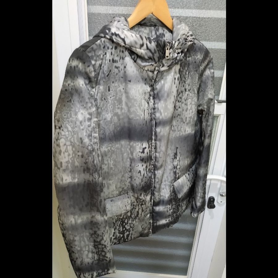 Prada 灰白點點尼龍外套-1