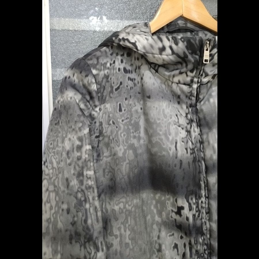 Prada 灰白點點尼龍外套-2