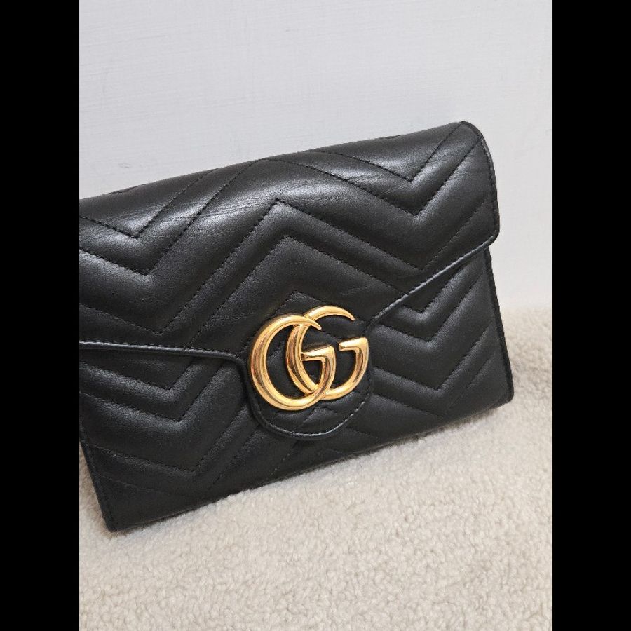 Gucci GG Marmont 金色雙G logo 馬蒙 馬夢 黑金 WOC 信封包 鏈帶包 斜背包 經典山形紋-8