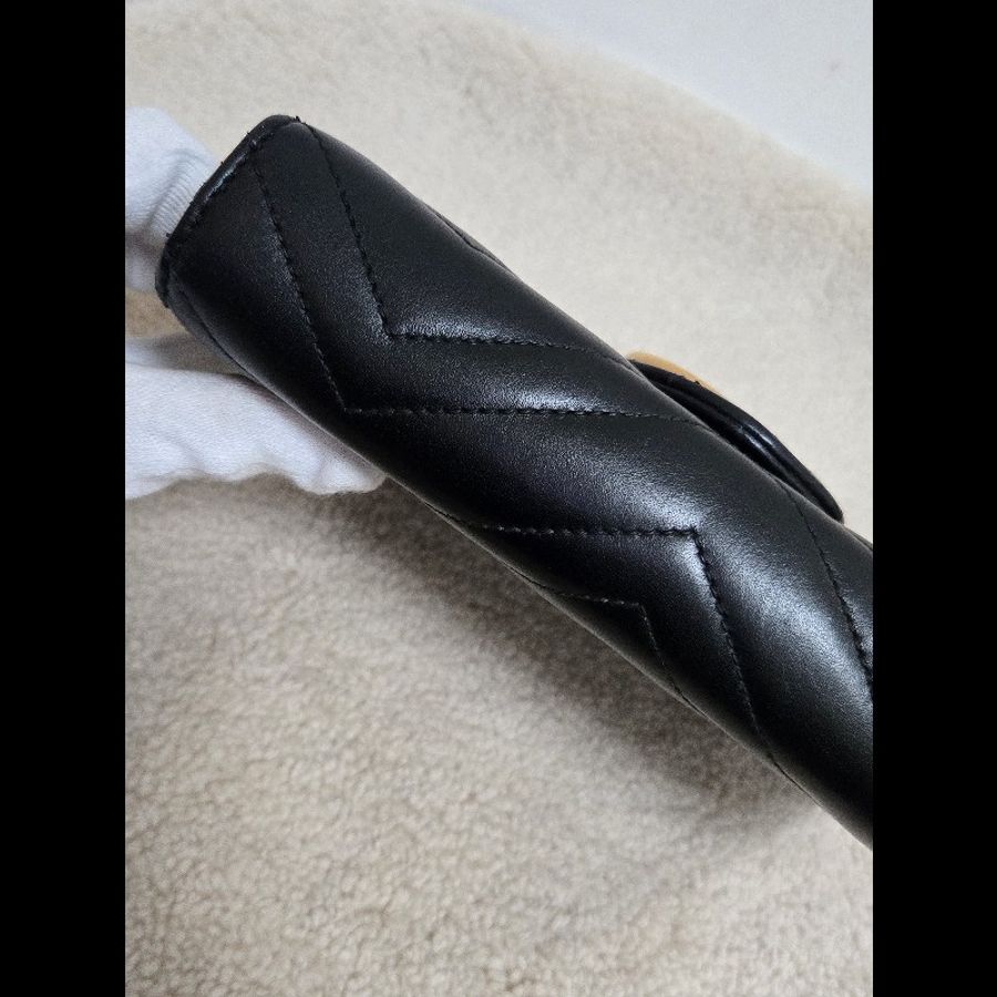 Gucci GG Marmont 金色雙G logo 馬蒙 馬夢 黑金 WOC 信封包 鏈帶包 斜背包 經典山形紋-15