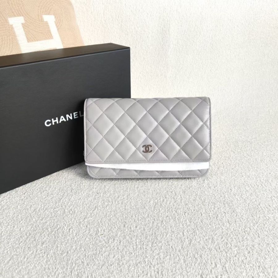 Chanel woc發財包淺灰色銀扣羊皮19*12*4 全新閒置盒子塵袋-2