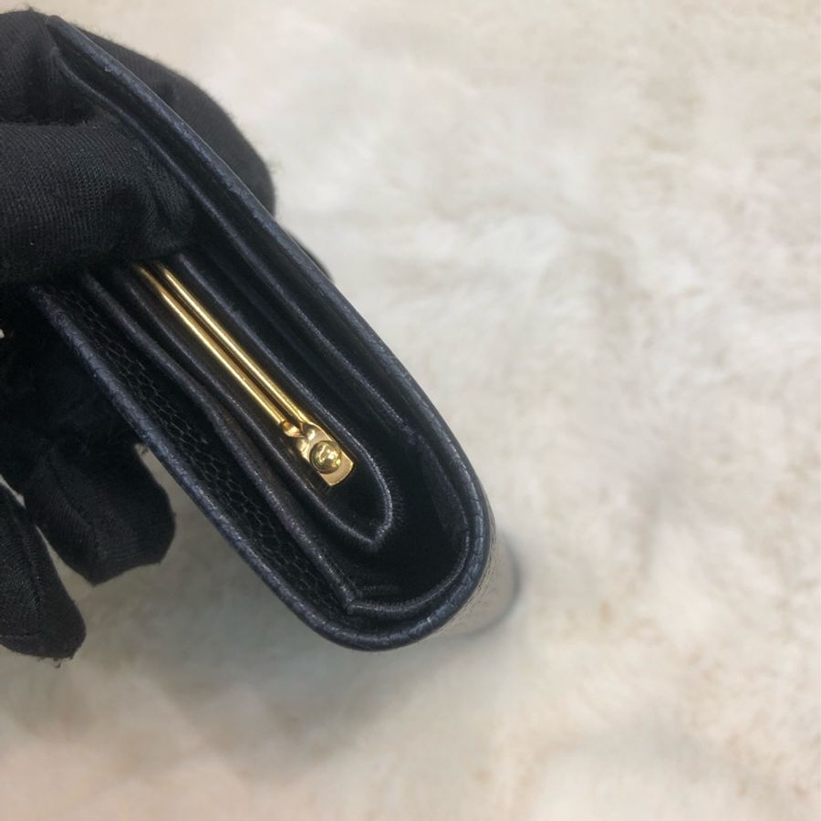 Chanel 中古黑色荔枝牛皮短夾 XC244-6