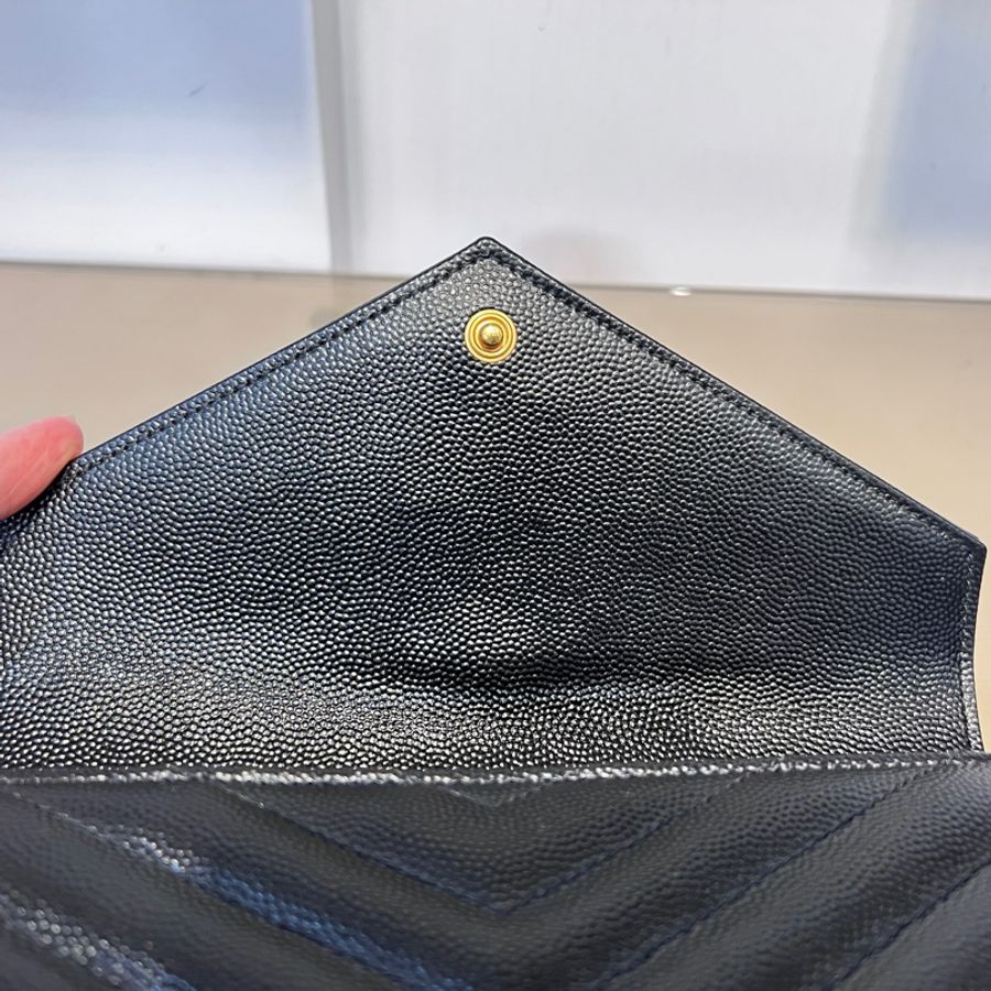 YSL 黑荔枝牛皮山型紋金釦信封下蓋12卡長夾-14