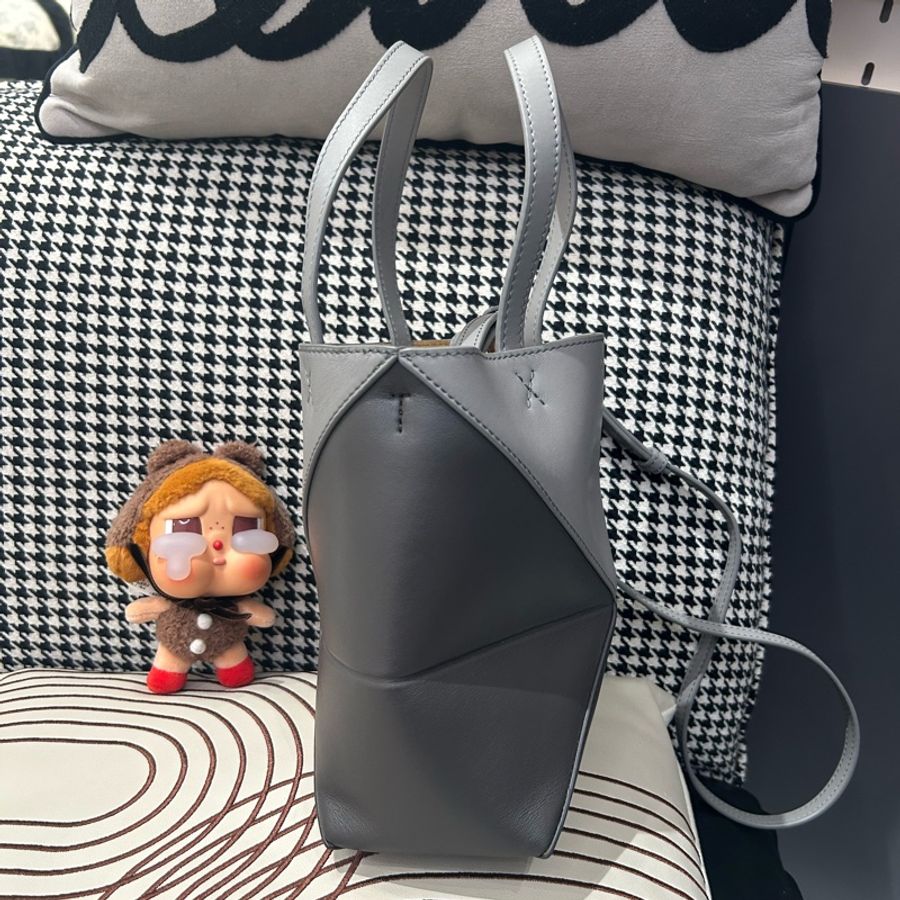 Loewe Mini Fold Tote bag 深灰牛皮拼銀色-1
