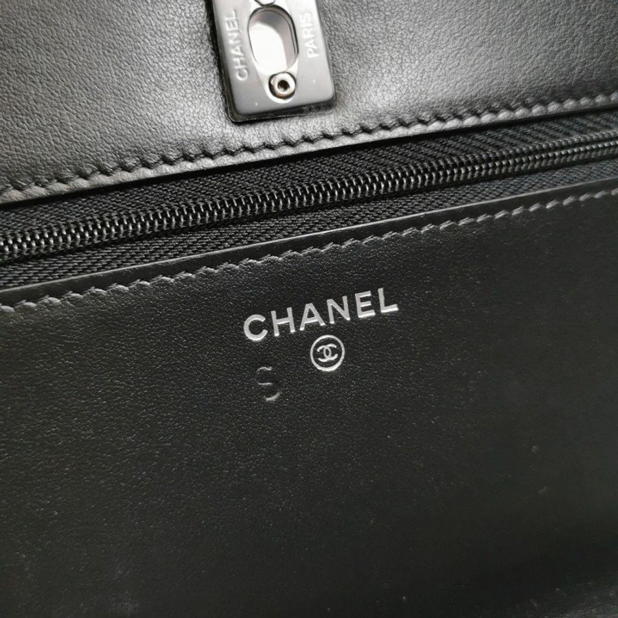 Chanel牛皮緞面純色水鑽裝飾雙C標識斜挎包單肩包 晶片款 9.8新-9