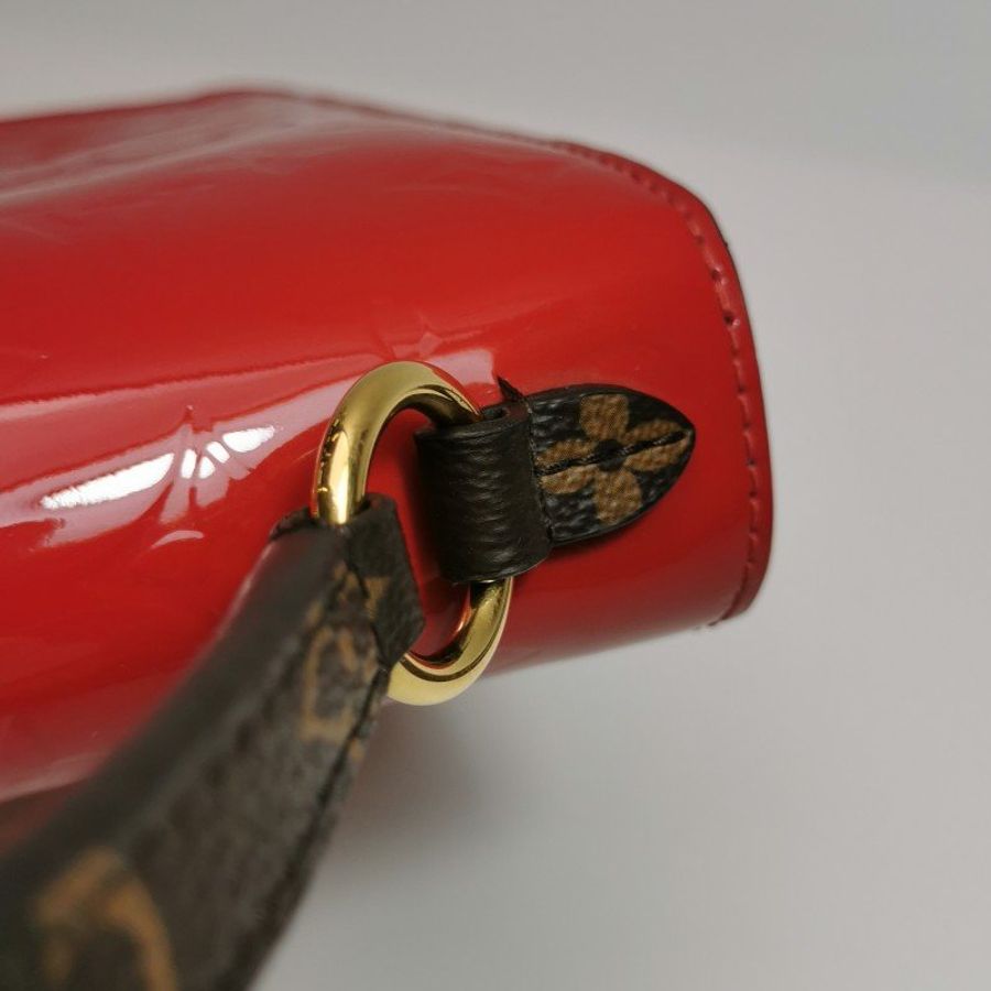 Louis Vuitton(LV)Spring Street牛皮漆皮老花壓紋S-lock鎖扣斜挎包單肩包晶片款-10