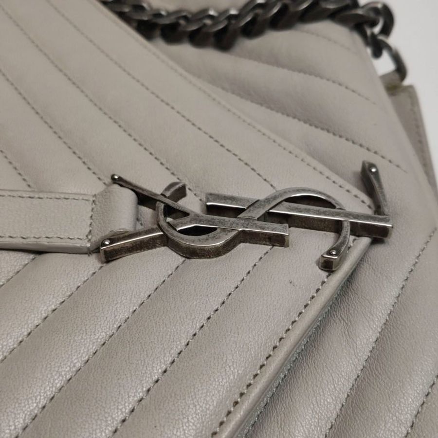 Saint Laurent College羊皮純色V紋YSL標誌單肩包-14