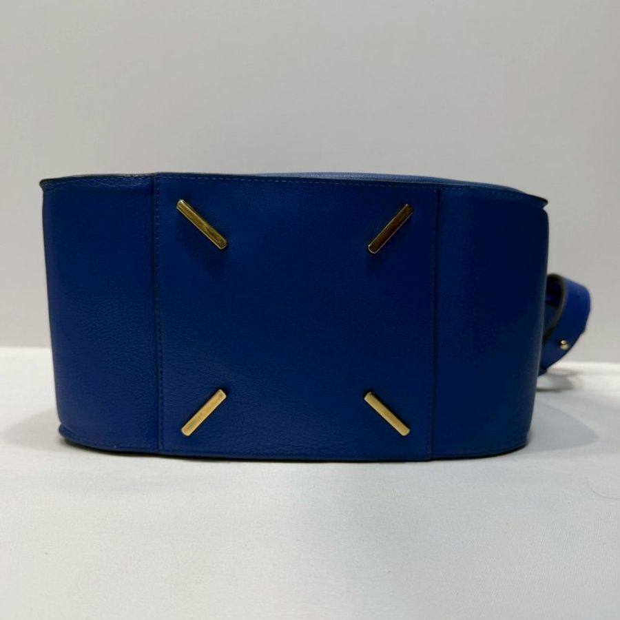 LOEWE 皇家藍中款吊床包-5