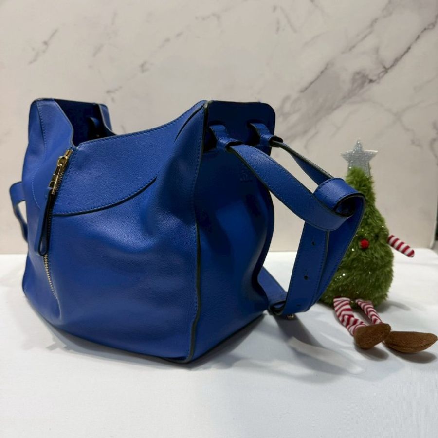 LOEWE 皇家藍中款吊床包-2