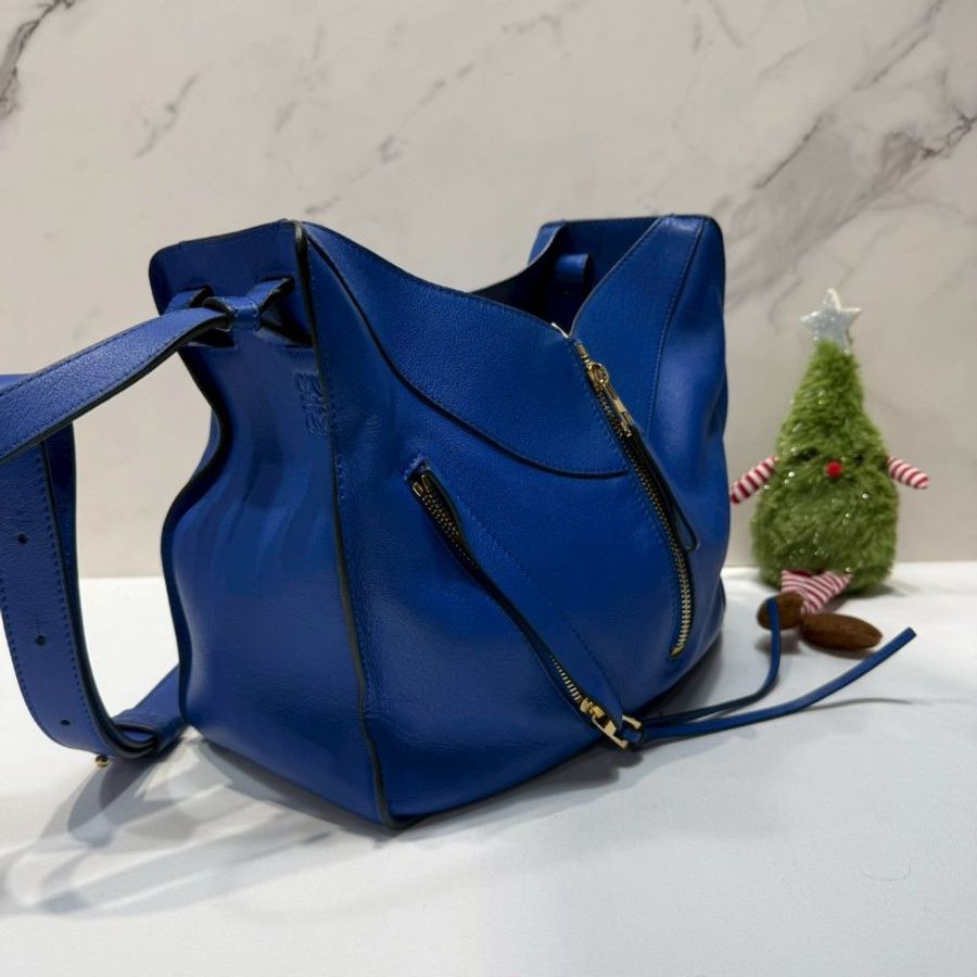 LOEWE 皇家藍中款吊床包-3