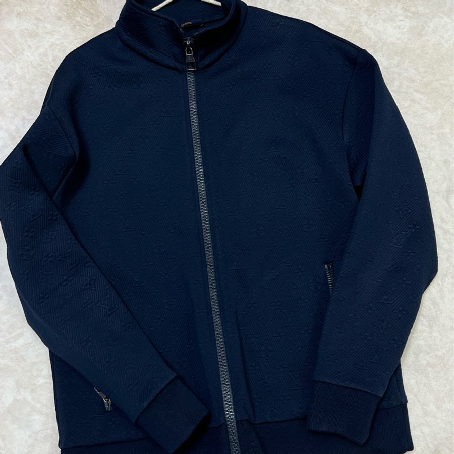 LV Monogram 全拉鏈上衣 壓紋設計-0