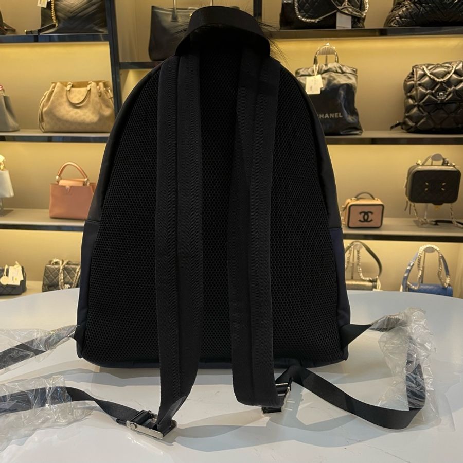 Fendi芬迪 一撮毛小怪兽帆布拼豹皮 黑色尼绒拼皮双肩包旅行包 容量大满足旅游出行 通勤百搭款 男女通用-1