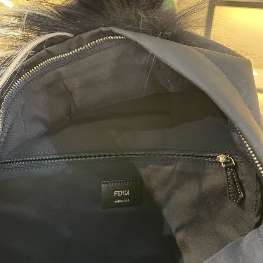 Fendi芬迪 一撮毛小怪兽帆布拼豹皮 黑色尼绒拼皮双肩包旅行包 容量大满足旅游出行 通勤百搭款 男女通用-10