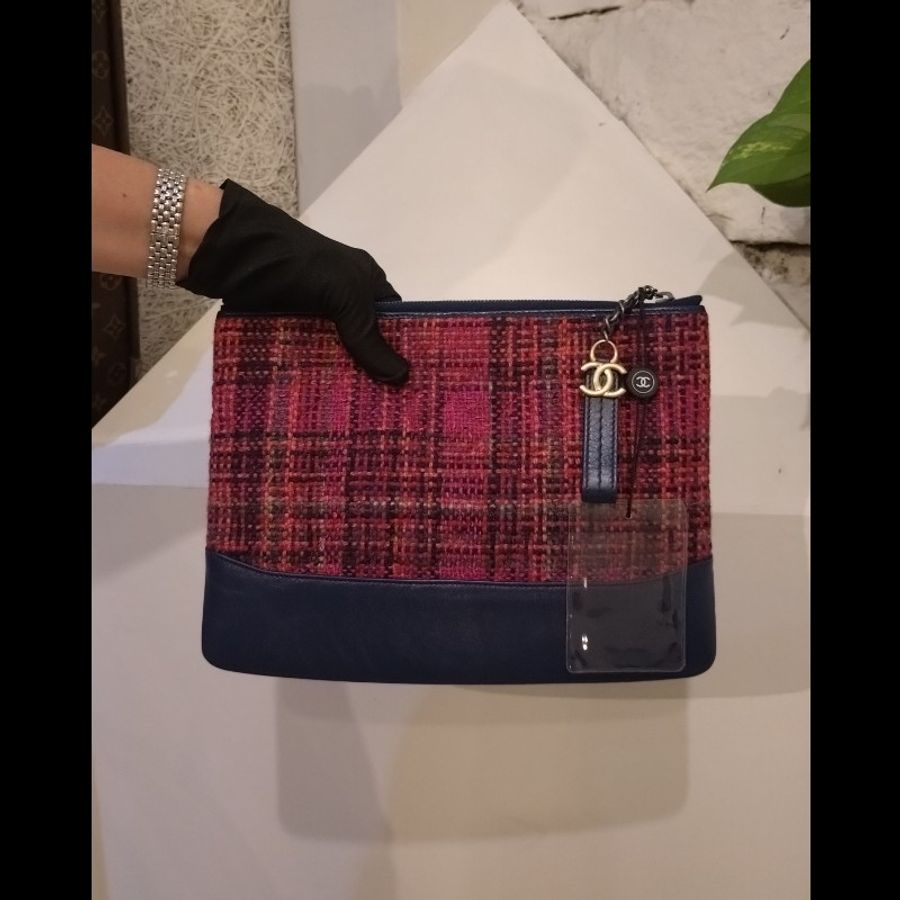 Chanel 深藍皮邊桃紅毛呢手拿包-1