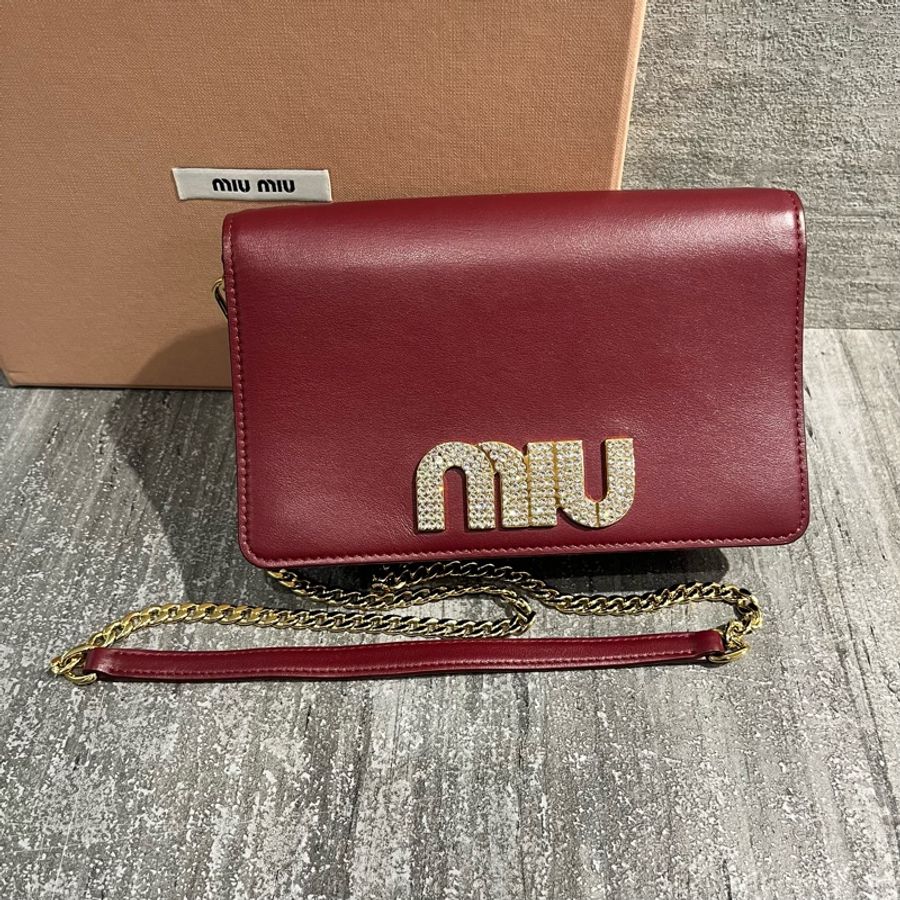 二手美品 miu miu 酒紅色小牛皮鏈包 晚宴包 發財包WOC-0