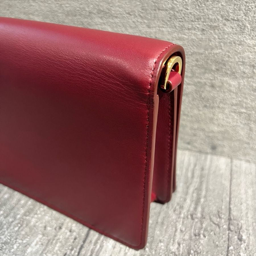 二手美品 miu miu 酒紅色小牛皮鏈包 晚宴包 發財包WOC-10