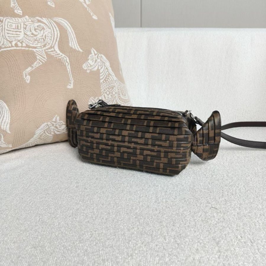 Fendi 老花糖果包 20**10*10 99新配件塵袋保卡吊牌肩帶-6