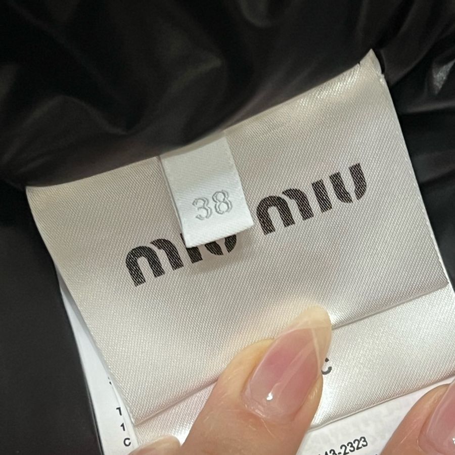 Miumiu繫帶尼龍羽絨外套-7