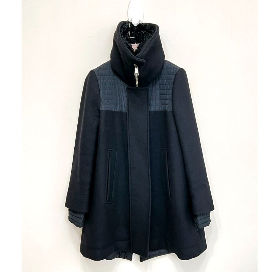 MONCLER 黑色毛領A字羽絨長版大衣 2/M-4