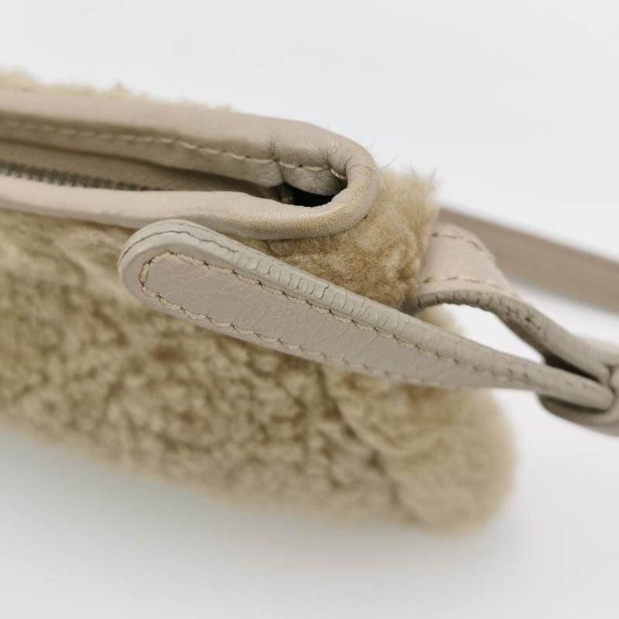 Loewe牛皮純色拉鏈單肩包-8
