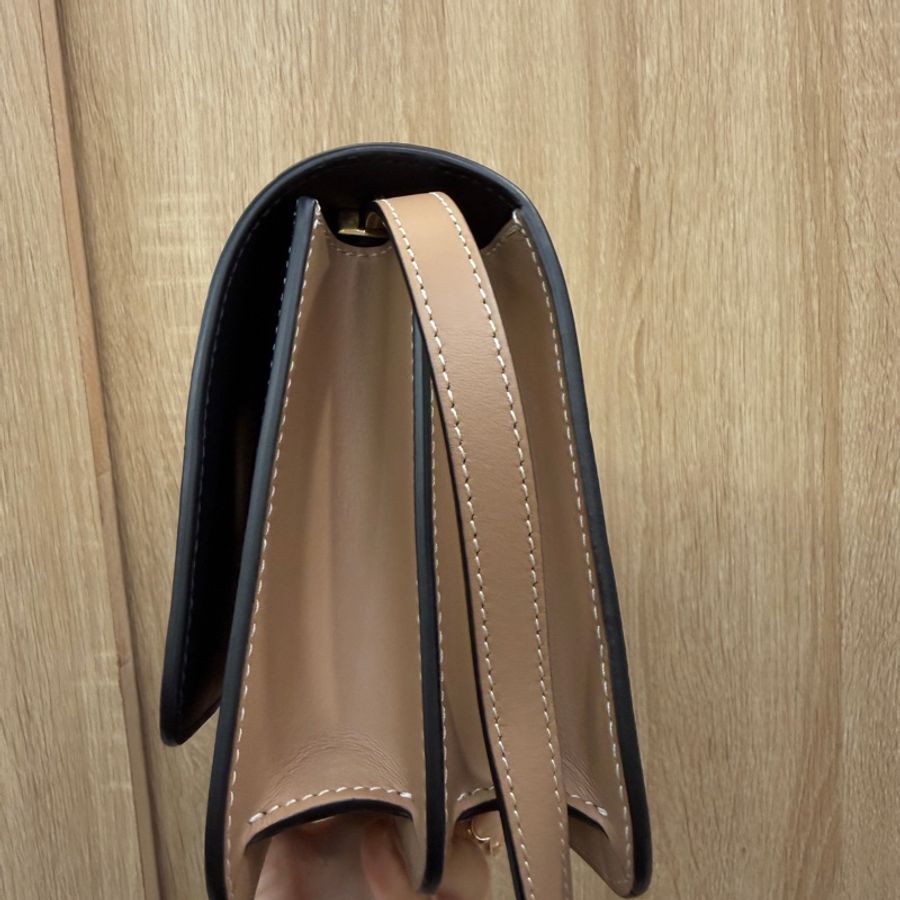 Burberry 黃白黑拼色TB釦雙層斜背包-2